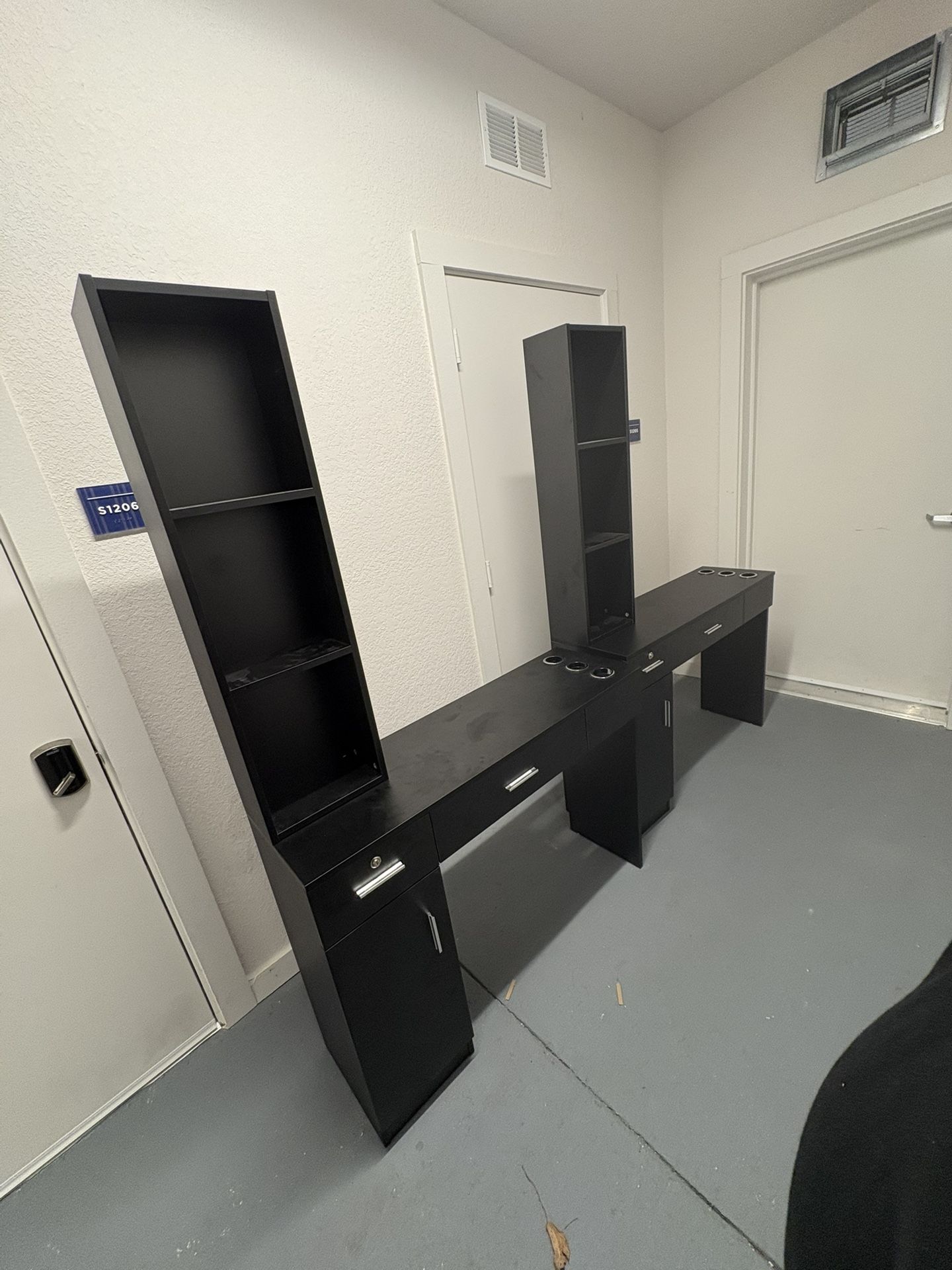 Salon Stations