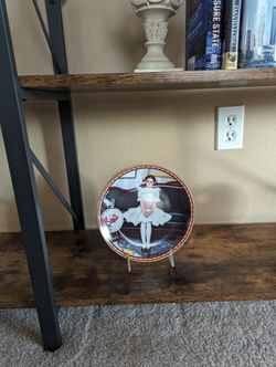 Sitting Pretty Norman Rockwell a Mind of Her Own Edwin Knowles China Plate Offical 1986