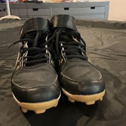 Under Armour Cleats Size 7 1/2