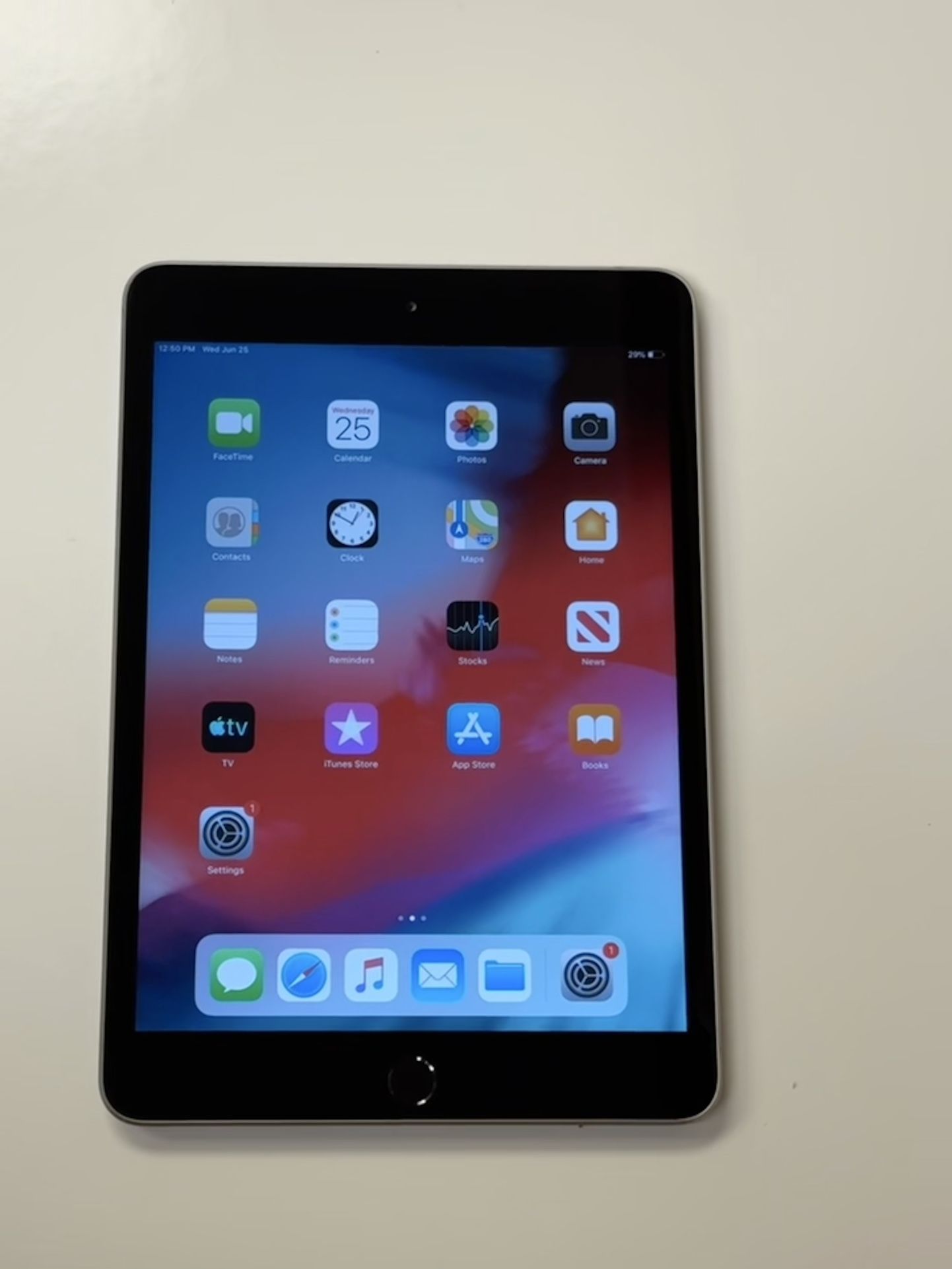 Apple iPad Mini 3 3rd Generation 16GB 7.9” Tablet Space Gray