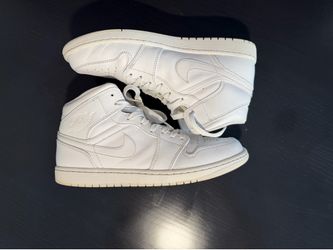 Men Jordan 1 size 11.5