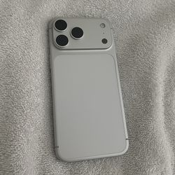 Apple iPhone 17 pro max silver or 17 pro silver brand new I can deliver