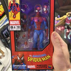 Mafex 185 Spiderman 