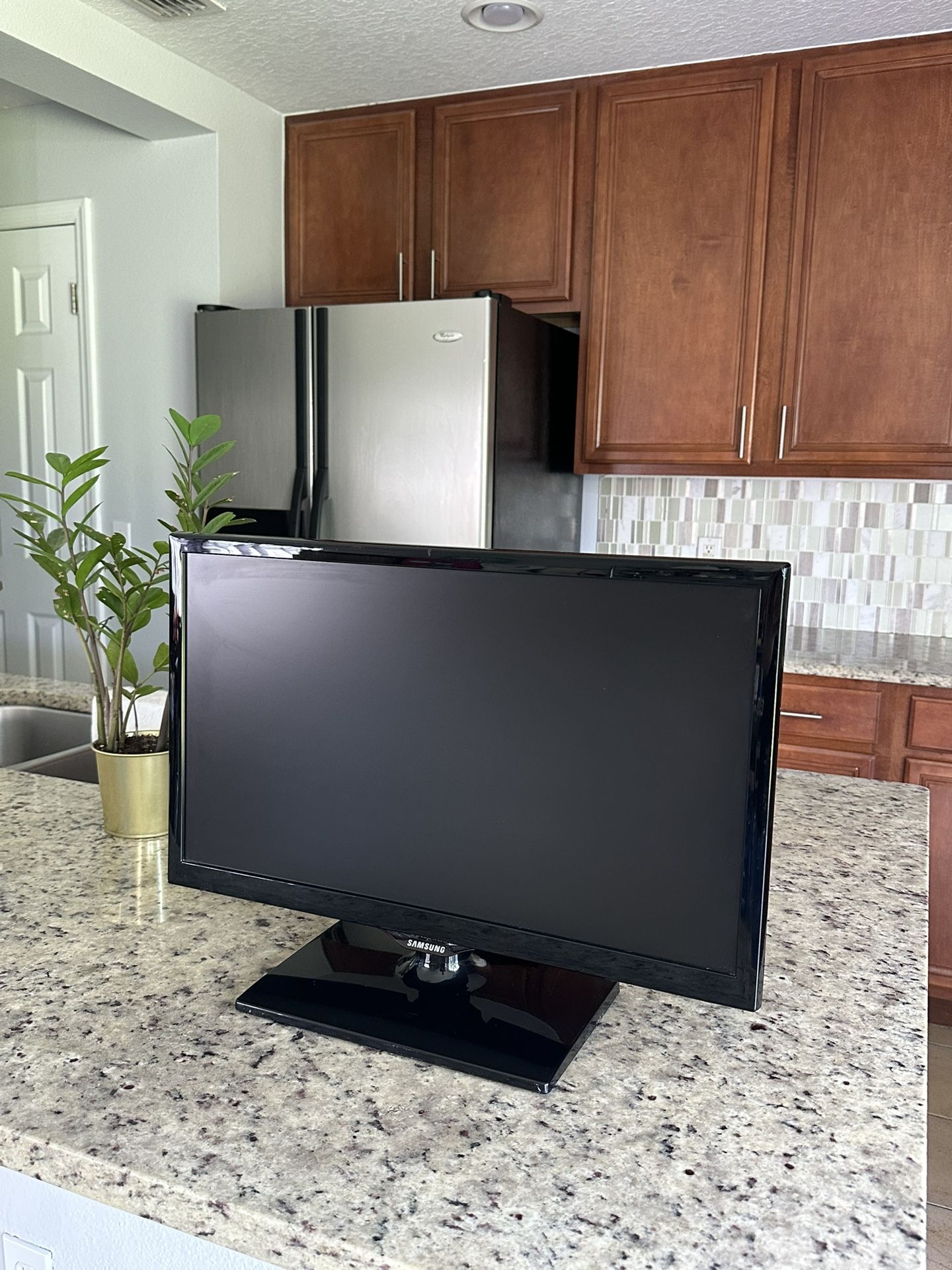 Samsung 22” Full HD LED TV/Monitor – Model UN22F5000AF