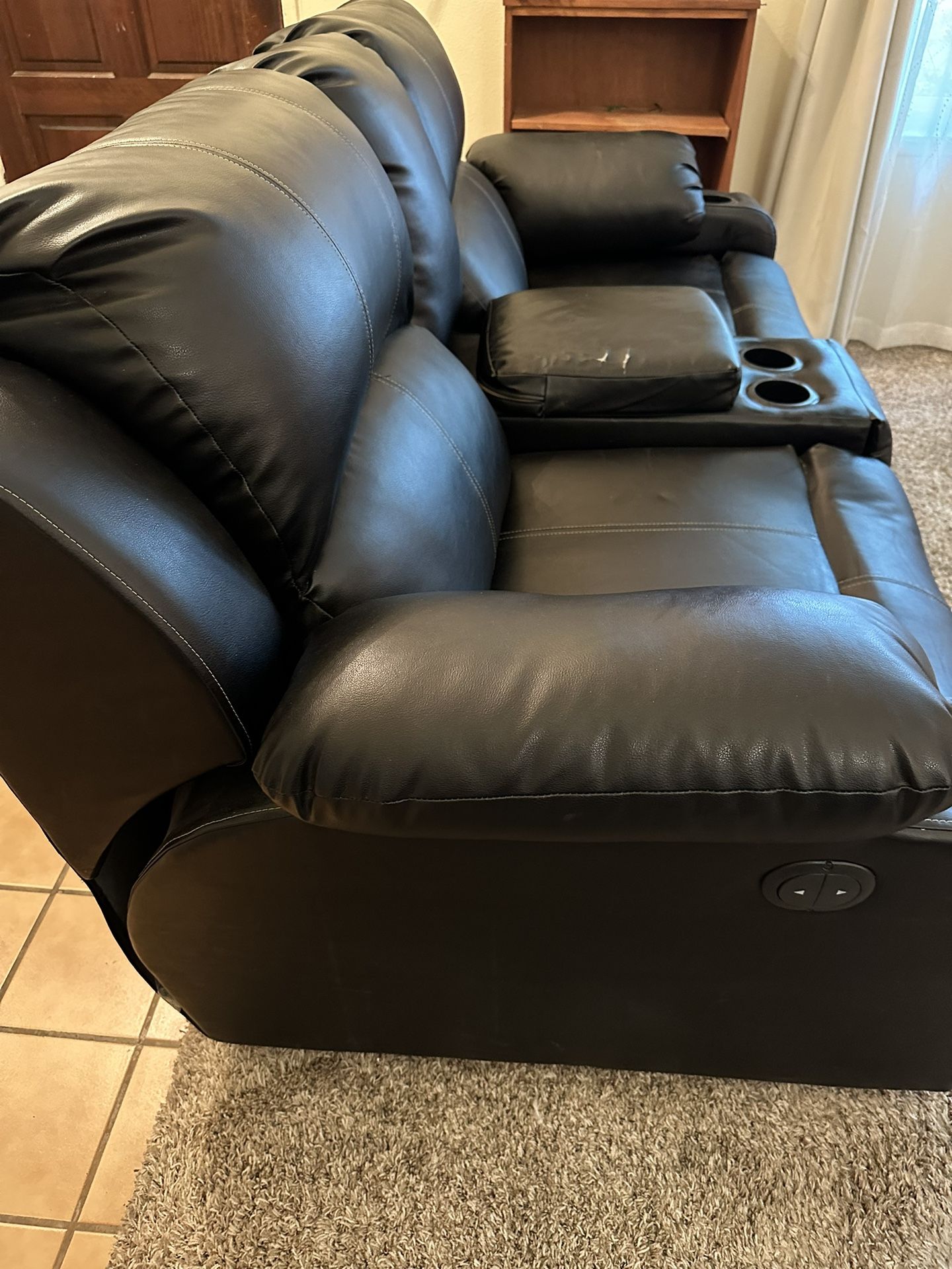 Twin Love Seat POWER Recliners for Sale in Bakersfield, CA OfferUp