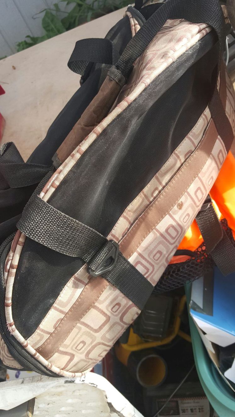 Pet carrier bag