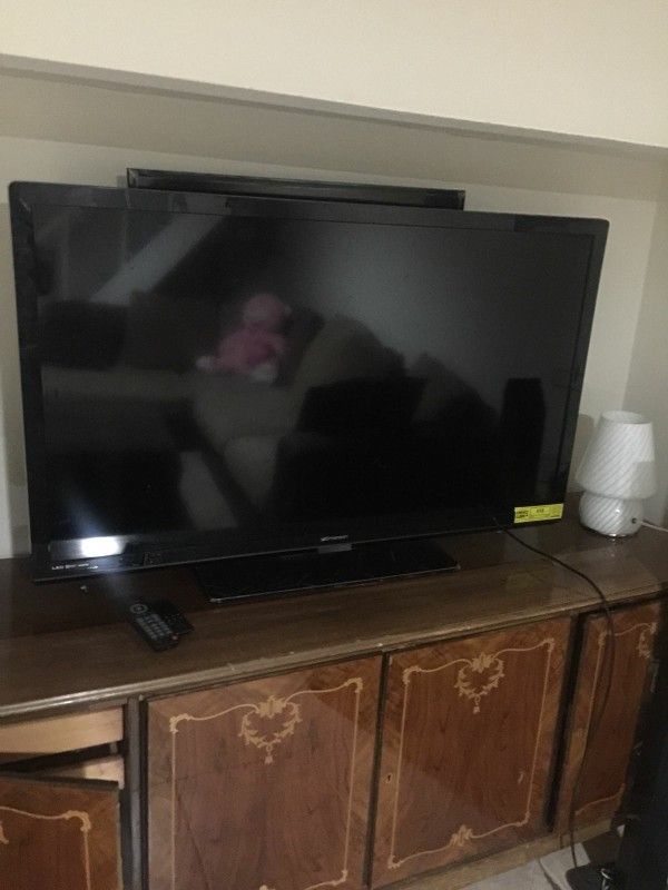 55 inch led Emerson tv like new