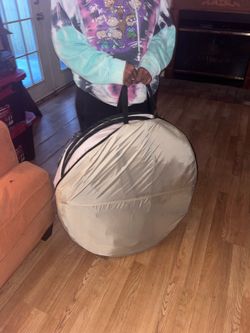 Pop up tent