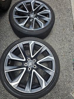 2 Corolla SE 18 inch Rims and tires.