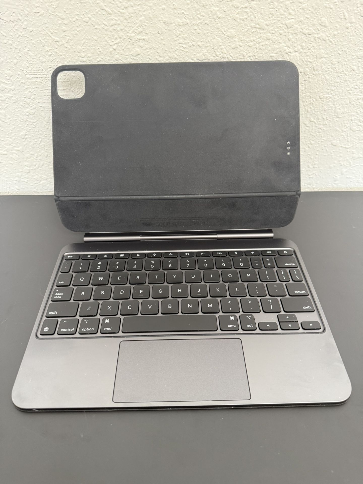 Genuine Apple Magic Keyboard for iPad Pro 11-inch (M4) – A2975 – Black – Used Like New Condition