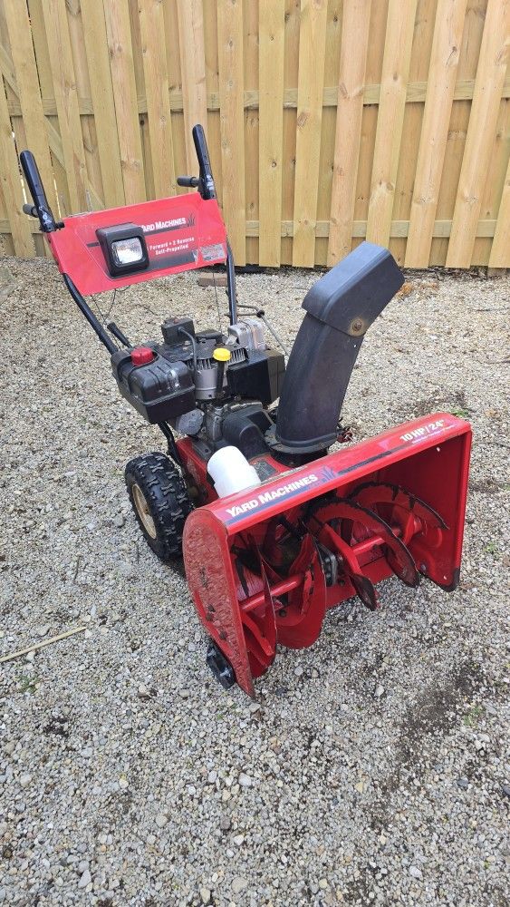 Yard Machines Snowthrower .10HP/ 24" Electric Start .Two -stage .12"Impeller