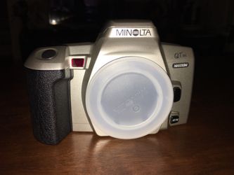 Minolta QT Si Maxxum Camera Body Only Like New Condition Carriying  Case Included $50.00