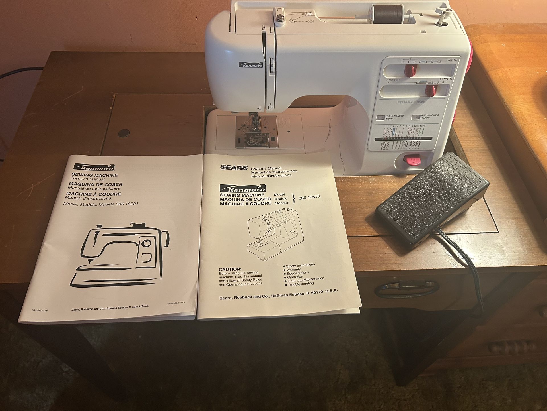 Sowing machine/ Sears- Kenmore (contact info removed)8 With Table Stand