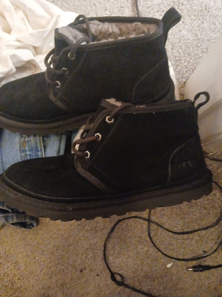 Black UGG