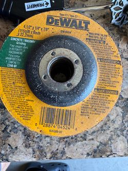 Dewalt grinding wheels 4/12 new all 8 for $25