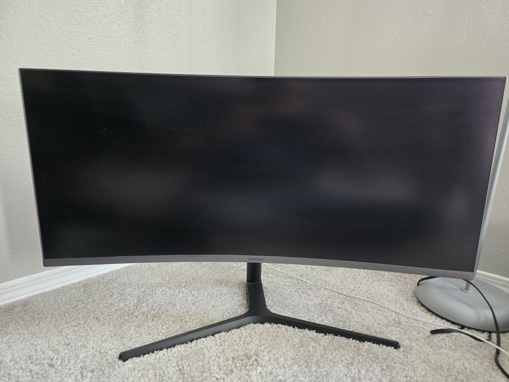 Samsung 34" Curved Monitor 