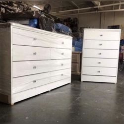 Set  eight and five drawers dresser