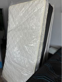 New~ TWIN plush quality mattress!