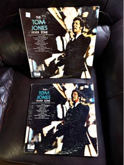 Bundle: 2x Tom Jones "Fever Zone" Vinyl LP (1968) - PAS 71019