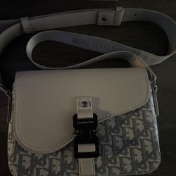 Christian Dior Cross Body Bag 100$