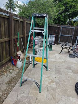 Fiberglass A-Frame Step Ladder 6 FT.Wener