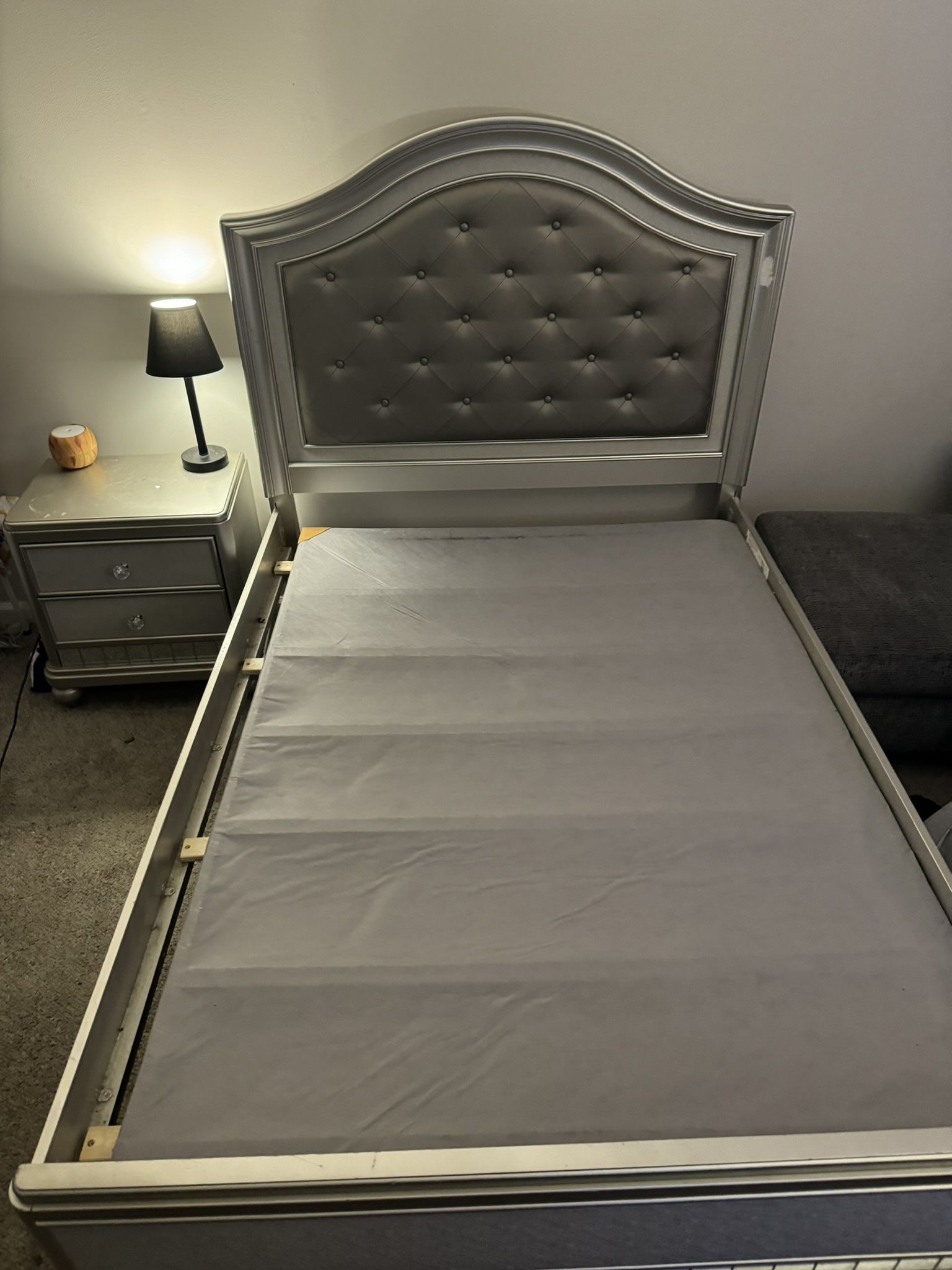 Modern Queen Size Bed Frame, included 4 drawer Dresser, one night stand