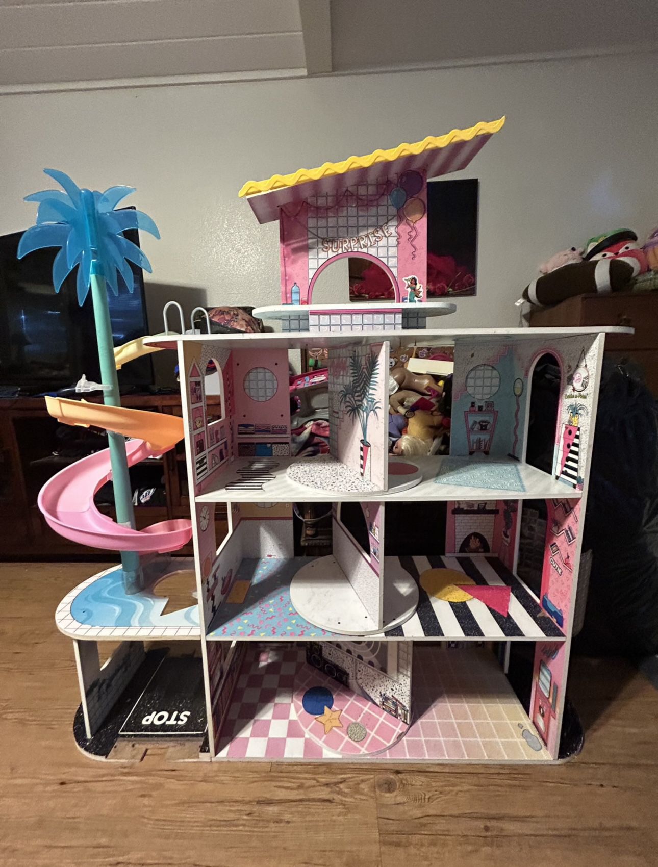 LOL Suprise Doll House
