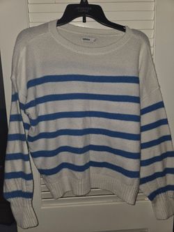 Ladies sweater size xs very soft