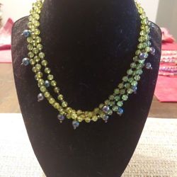 GENUINE GREEN STONE & BLACK PEARL CHOKER