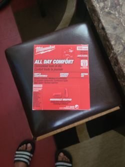 Milwaukee All Day Comfort Ear Plugs 100 Pairs Brand New Box
