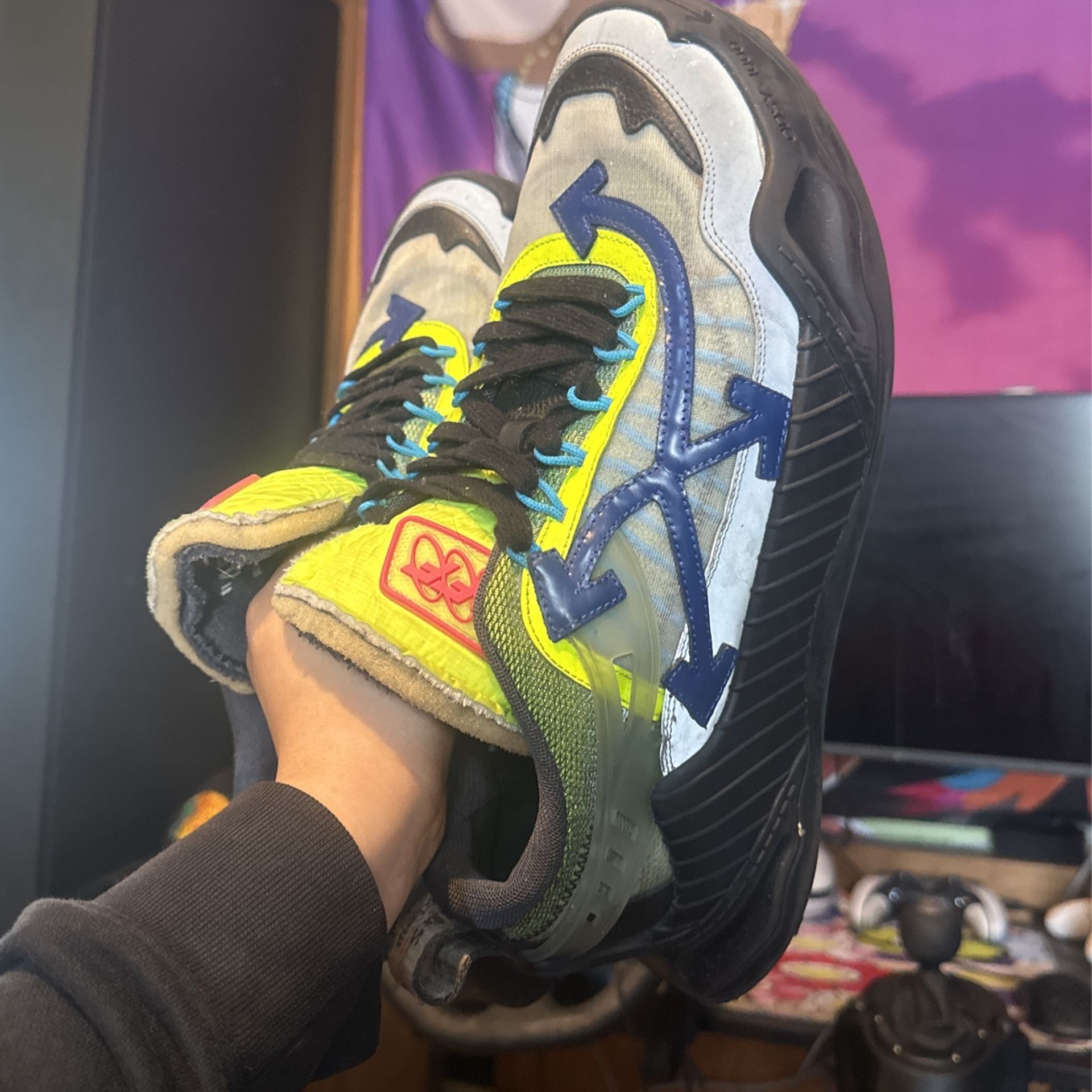 Off white Oddesy1000s