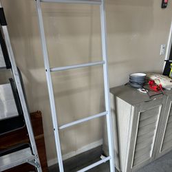 Linen/Towel Leaning Ladder 
