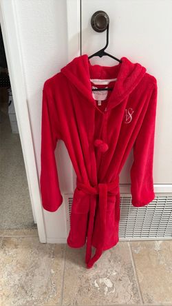 New Victoria’s Secret plush robe with hood and belt