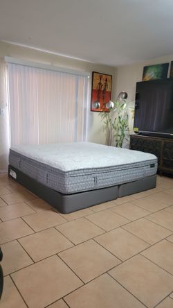 HIGH QUALITY KING SIZE KING COIL MATTRESS AND BOXSPRINGS FOR SALE! IN GREAT CONDITION, FREE DELIVERY