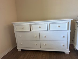 White 7-Drawer Dresser – Large & Sturdy