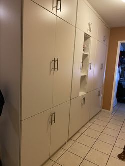 CUSTOM HALLWAY CABITES