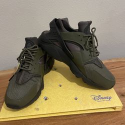 Nike Huarache Size 11