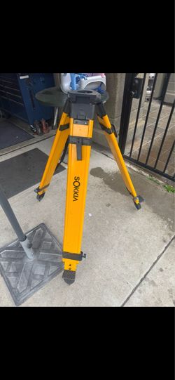 SOKKIA HEAVY-DUTY FIBERGLASS TRIPOD