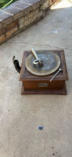 Antique Victor Talking Machine VV-VI