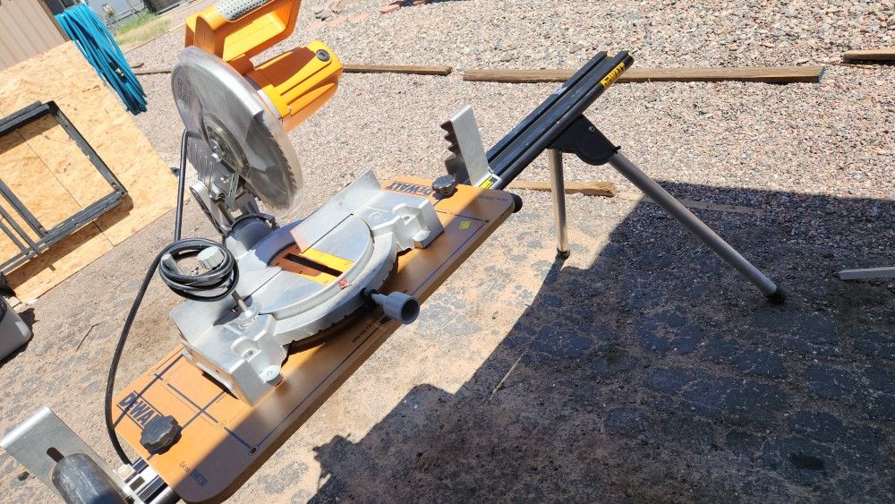 Miter Saw Wirh Stand...