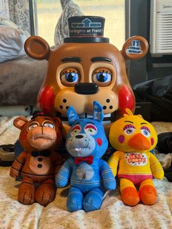 Five Nights at Freddy’s Toy Freddy Collector Bundle