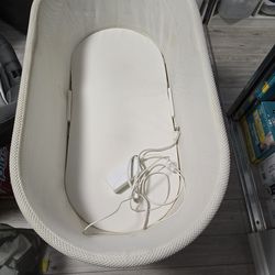 Happiest Baby Bassinet with tons of extra