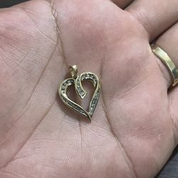 10K Gold Small Diamond Heart Pendant 