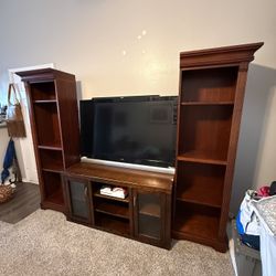 Tv Entertainment Center (Detached Book Shelves)
