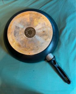 T-FAL LARGE FRYING PAN. 12 in