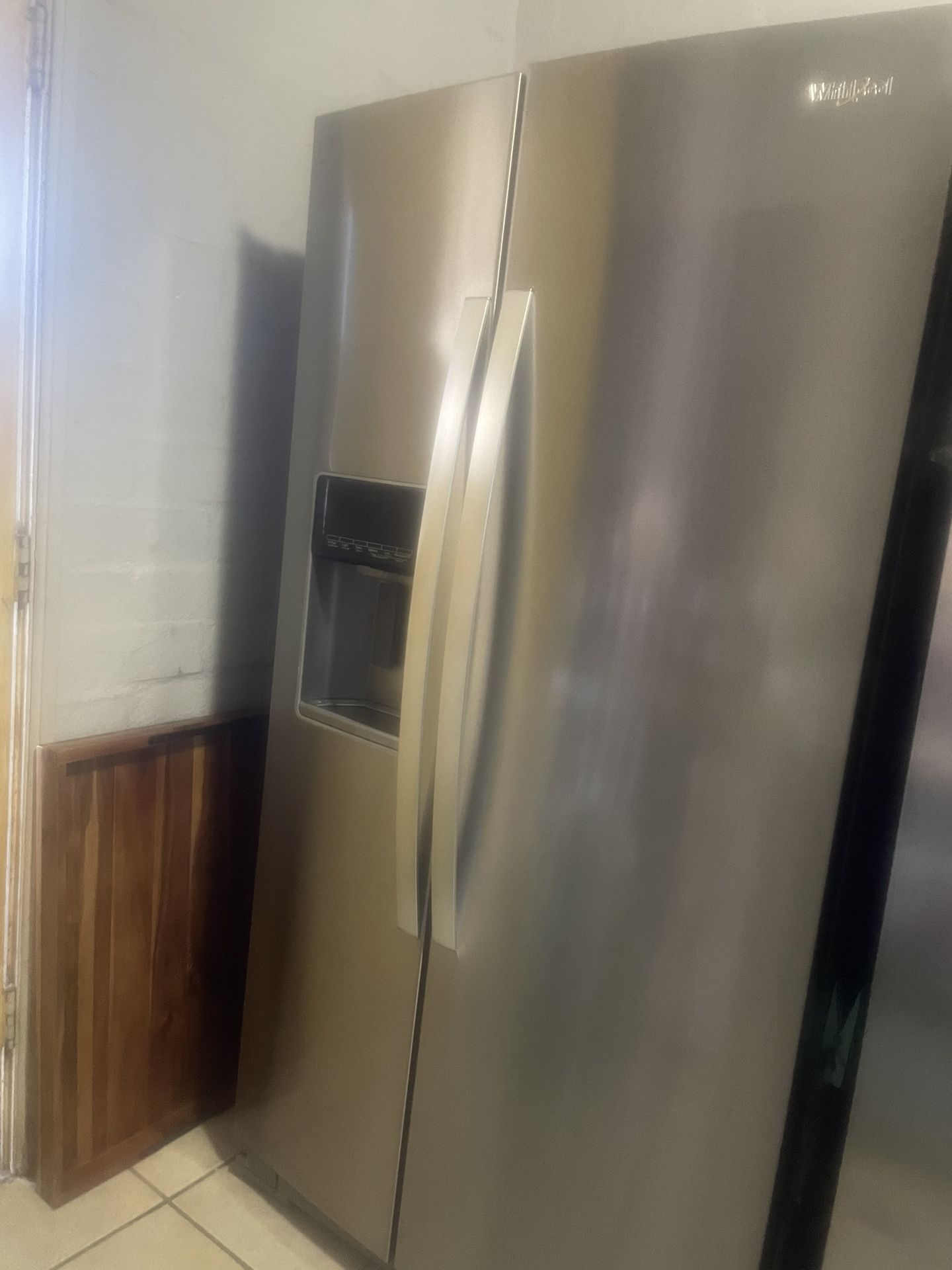 Whirlpool Refrigerator 2023/24
