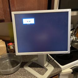 20’ Samsung Monitor 