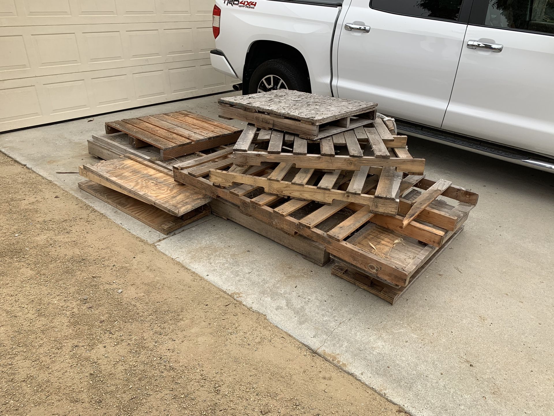 Free Wood Pallets