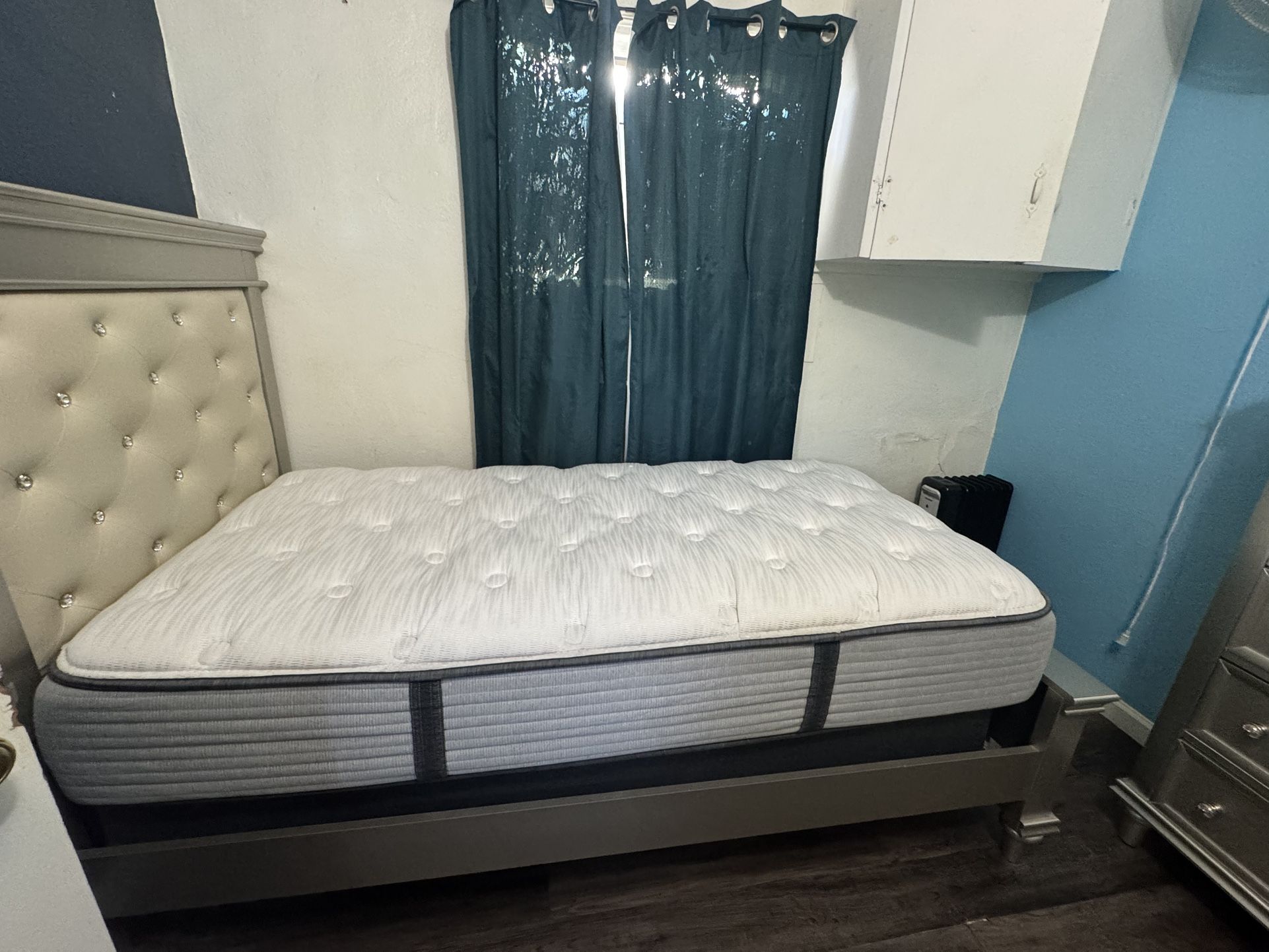 Twin Bed And Mattress