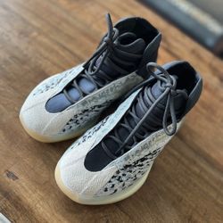 adidas Yeezy QNTM Size 8